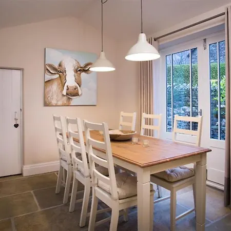 Honeywood House *