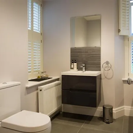 Holiday home Honeywood House
